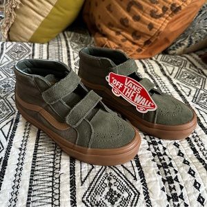 Kids Vans hi top size 2 olive green suede gum some
